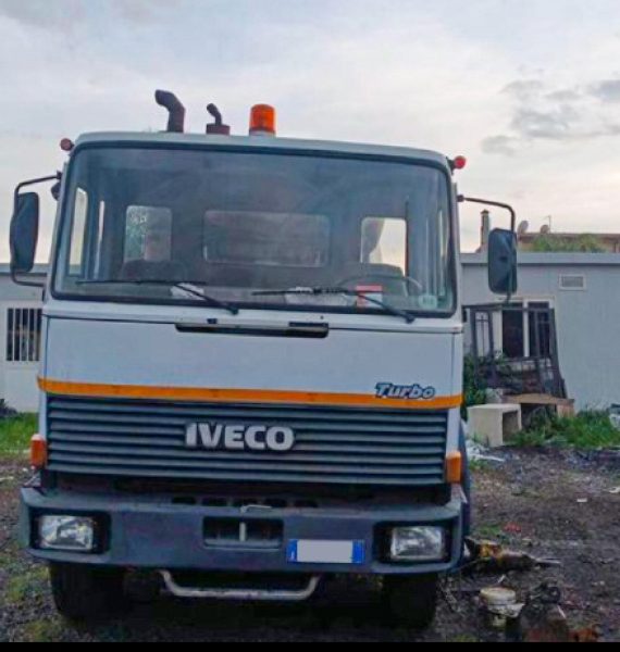 Autobetoniera IVECO MAGIRUS 330-30